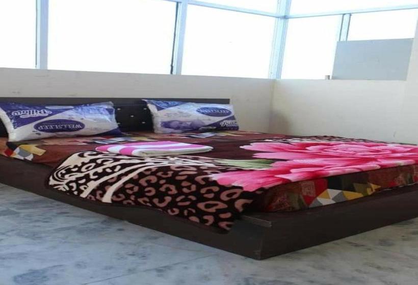 فندق Spot On 80817 Krishna Guest House
