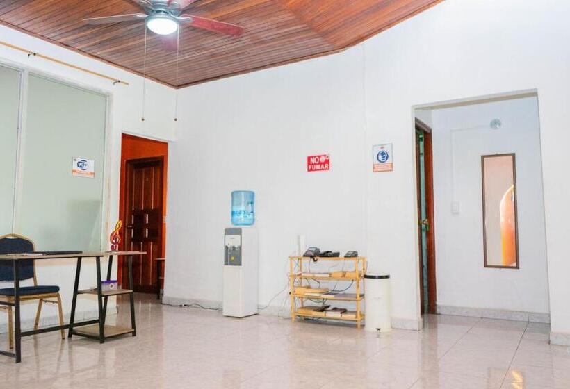 هاستل Hostal Familiar Argeñal