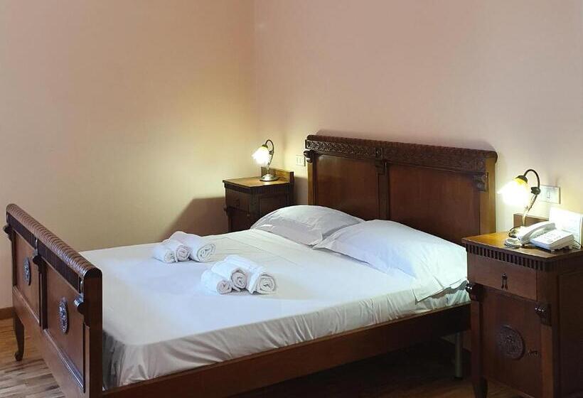 هتل Albergo Palazzo Sant Anna