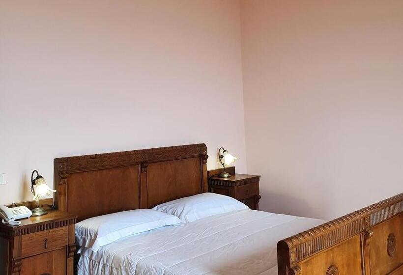 هتل Albergo Palazzo Sant Anna