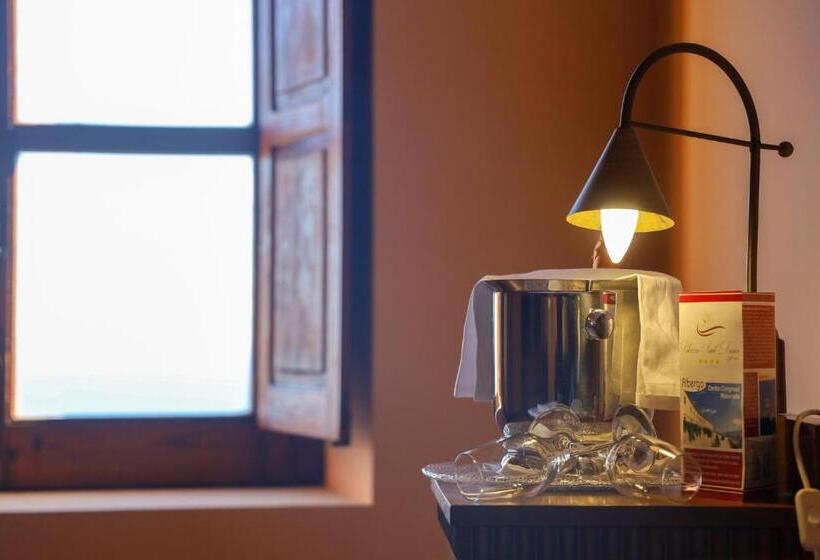 هتل Albergo Palazzo Sant Anna