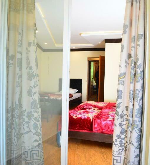 هتل Bhurban Inn