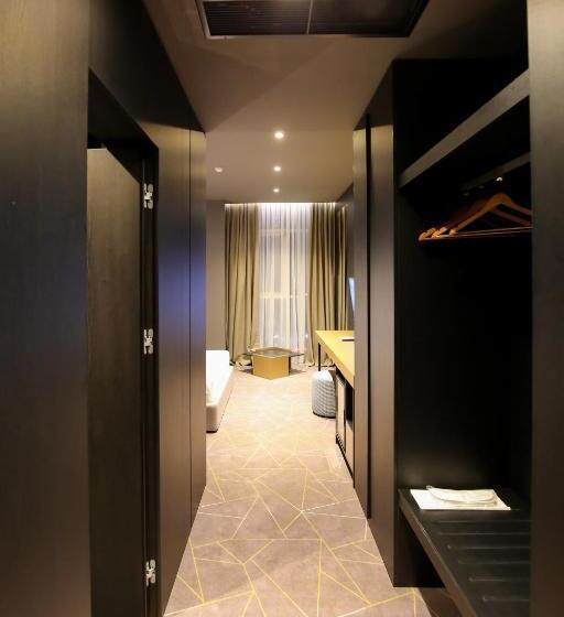 בית מלון כפרי The Central View Boutique