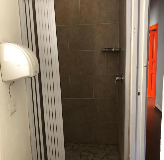 H Hostel Friendly Accommodation