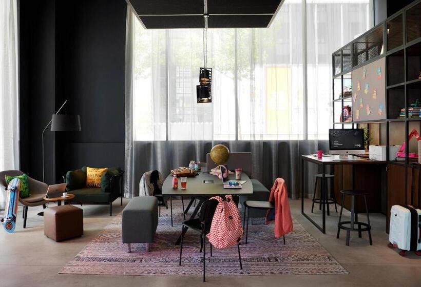 בית מלון כפרי Moxy Milton Keynes