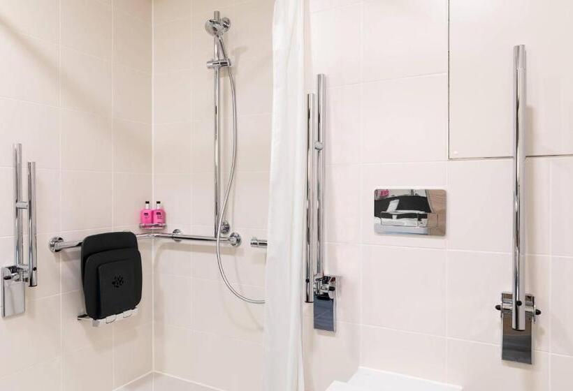 هتل Moxy Utrecht