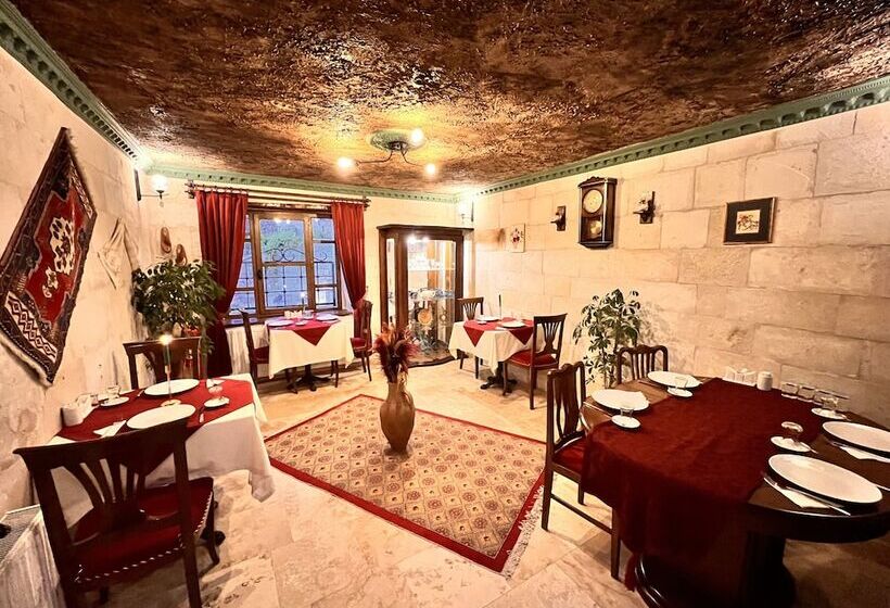 هتل Shadow Cave House