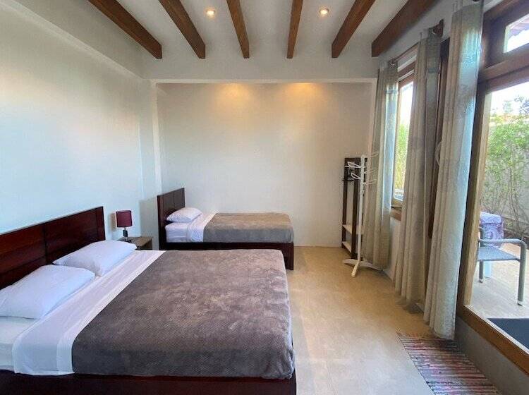 تختخواب و صبحانه Black Pearl