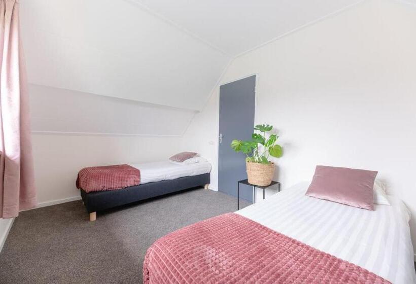 استراحتگاه Luxury Group Accommodation For 14 People