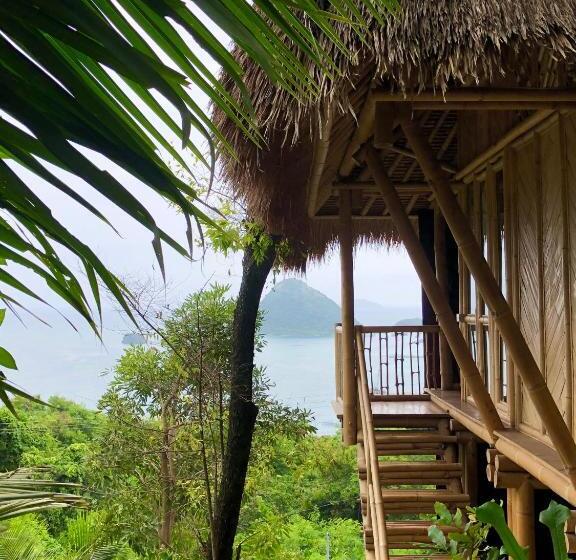 هتل Elang Hillside Bamboo Villas