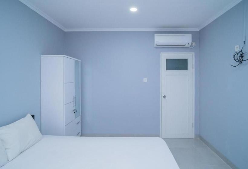 Отель Koolkost Syariah Near Lippo Mall Kemang Minimum Stay 6 Nights