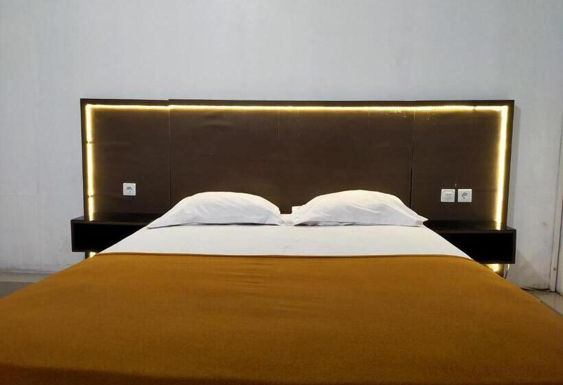 هتل Nirwana Ternate Redpartner