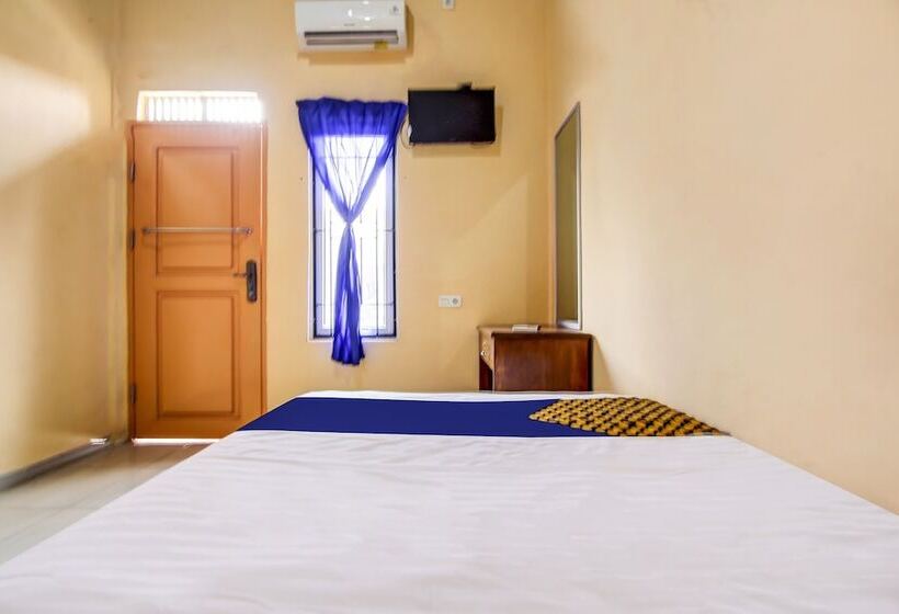 هتل Spot On 90433 Serasi Kost