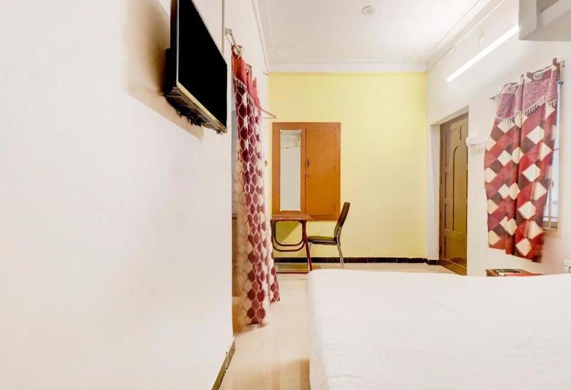 פנסיון Oyo 80441 Dhs Residency