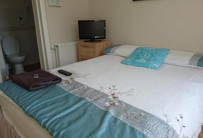 پانسیون Room In Guest Room   En Suite Shower Room Double Room With 1 Double Deyr