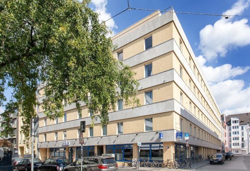 هتل a&o Koln Neumarkt