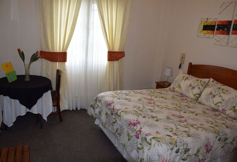 בית מלון כפרי Hispano