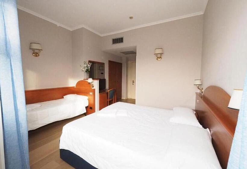 Fotos del hotel Laura:  2