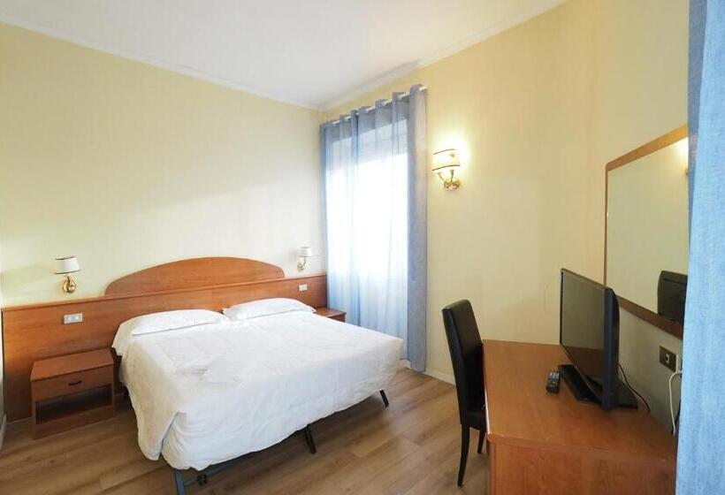 Fotos del hotel Laura:  4