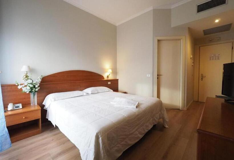 Fotos del hotel Laura:  6