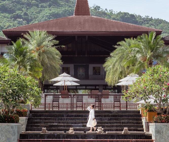 فندق Le Méridien Shimei Bay Beach Resort & Spa