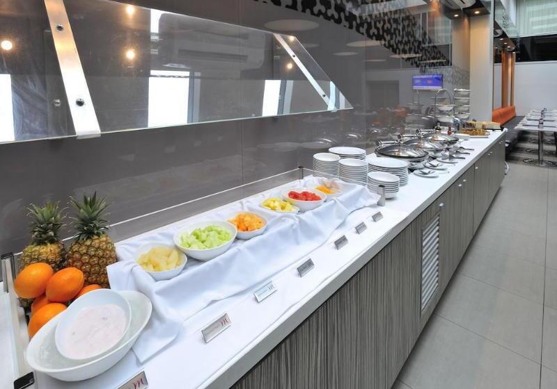 هتل Mercure Melbourne Therry Street