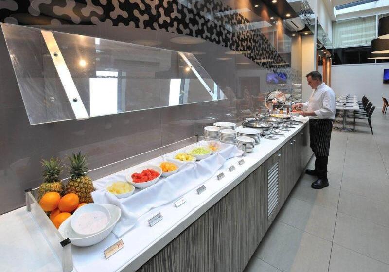 هتل Mercure Melbourne Therry Street