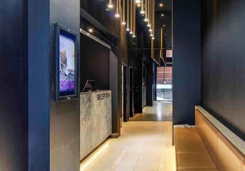 هتل Mercure Melbourne Therry Street