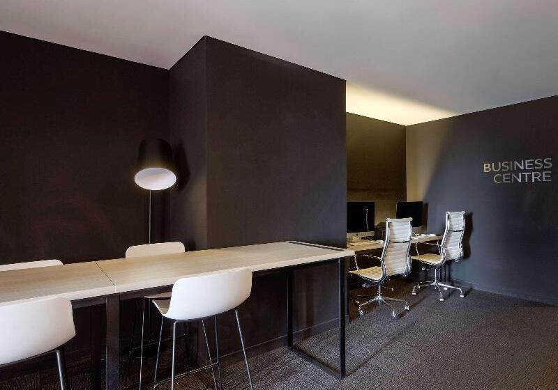هتل Mercure Melbourne Therry Street