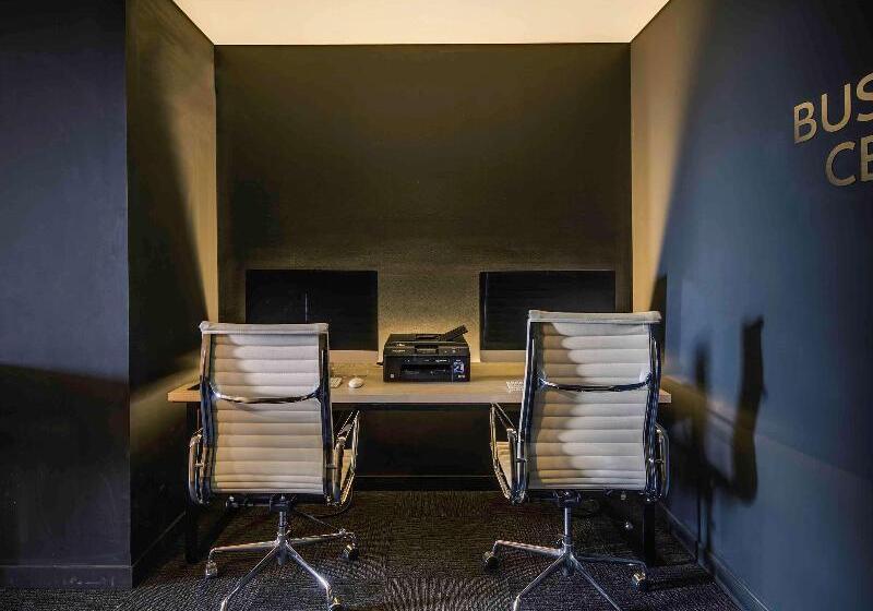هتل Mercure Melbourne Therry Street