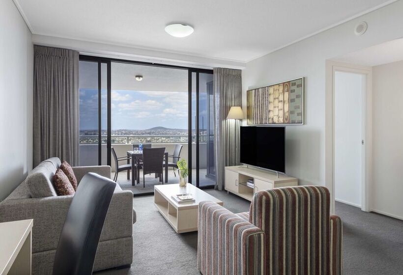 هتل Oaks Brisbane Aurora Suites