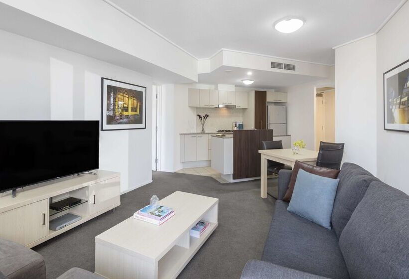 هتل Oaks Brisbane Aurora Suites