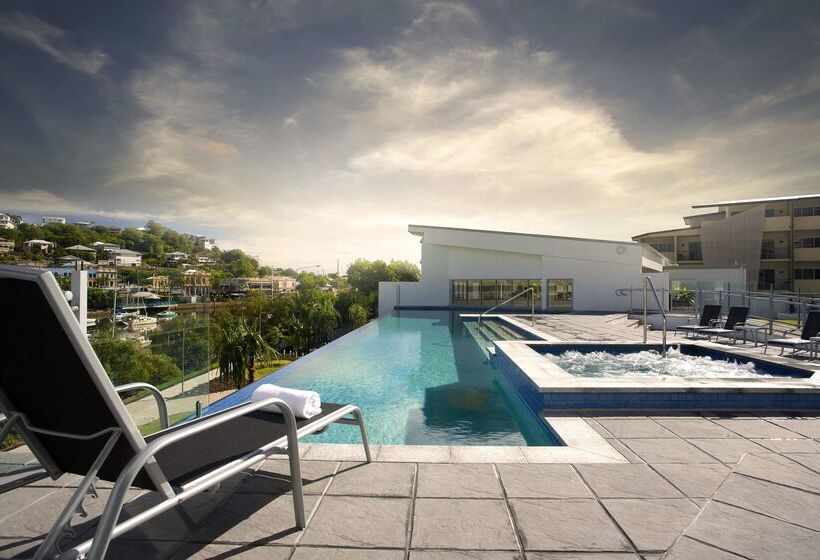 هتل Oaks Townsville Gateway Suites