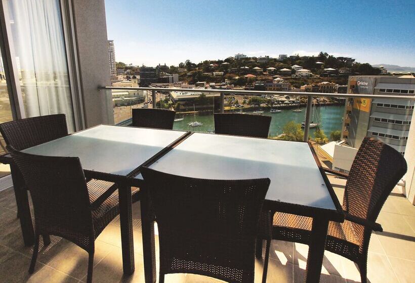 هتل Oaks Townsville Gateway Suites
