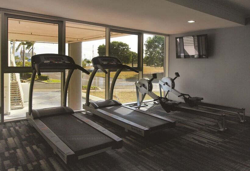 هتل Oaks Townsville Gateway Suites