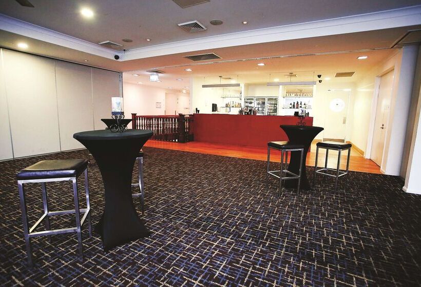 هتل Oaks Townsville Metropole