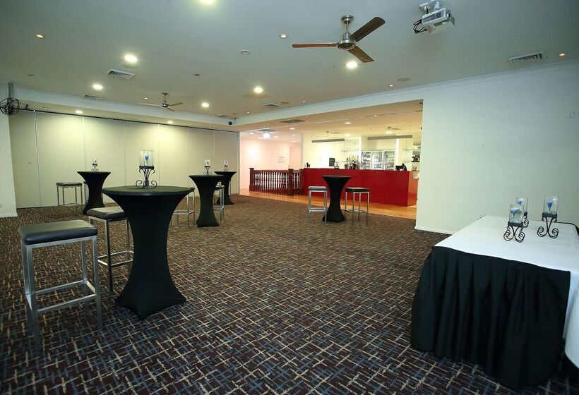 هتل Oaks Townsville Metropole