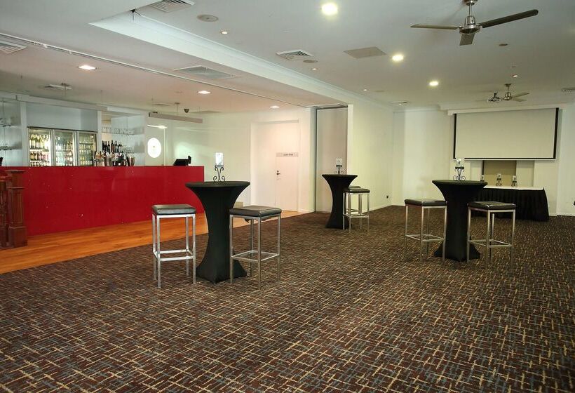 هتل Oaks Townsville Metropole