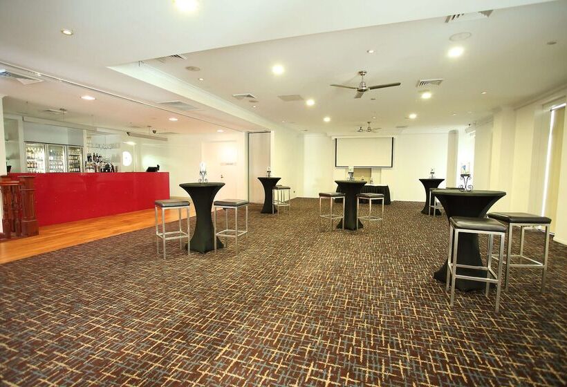 هتل Oaks Townsville Metropole