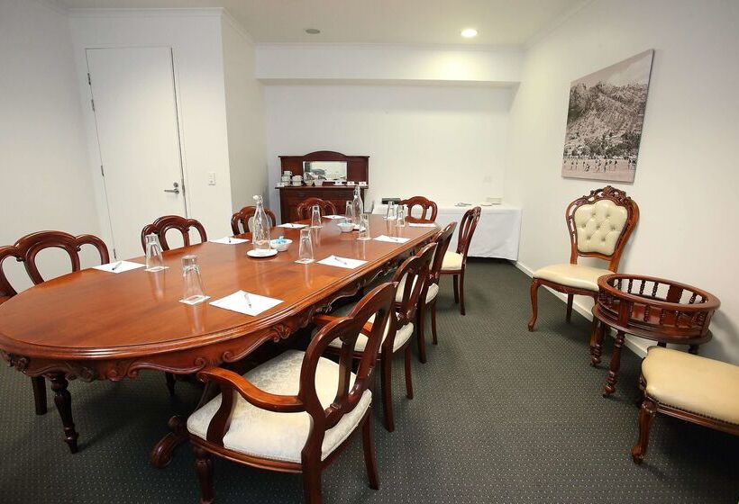 هتل Oaks Townsville Metropole