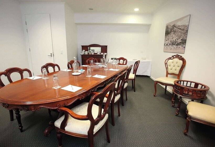 هتل Oaks Townsville Metropole
