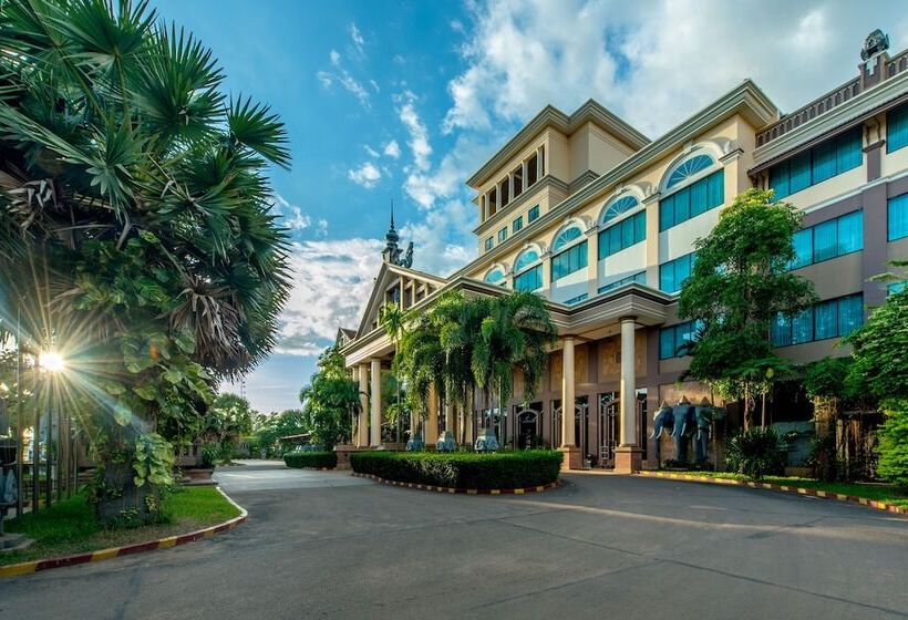 Pacific Hotel & Spa