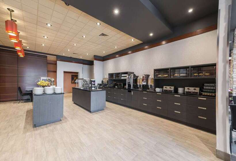 בית מלון כפרי Quality Inn & Suites