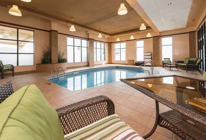 בית מלון כפרי Quality Inn & Suites