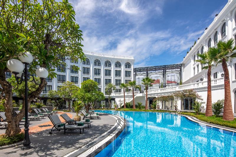 هتل Silk Path Grand Hue