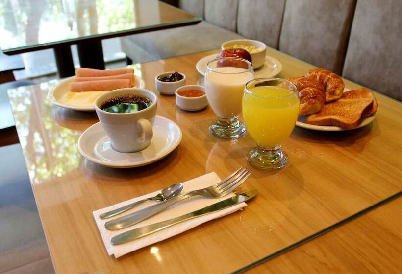 Fotos del hotel Soltigua Apart Hotel Mendoza:  13