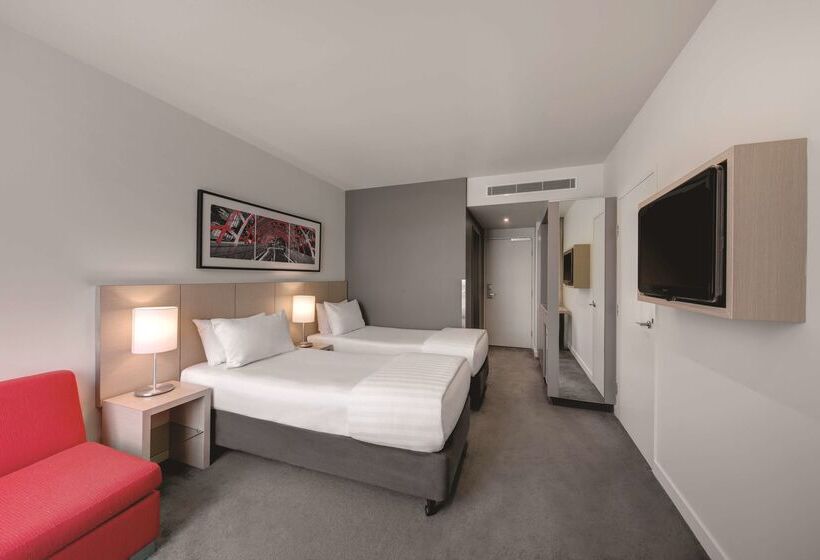 Travelodge Hotel Melbourne Docklands