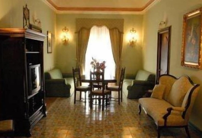 هتل Villa Palocla