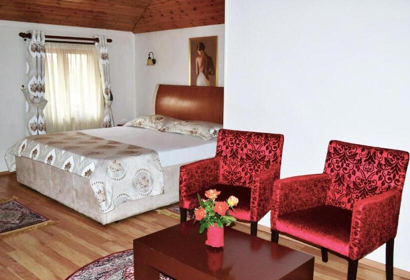 هتل Villa Tafaj