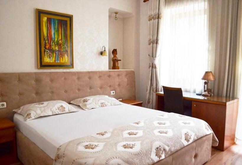 هتل Villa Tafaj